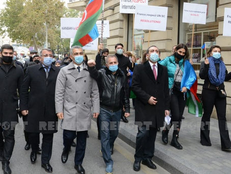  Bakı sakinləri AYAĞA QALXDI: Fransa səfirliyi qarşısında aksiya keçirilir- VİDEO 