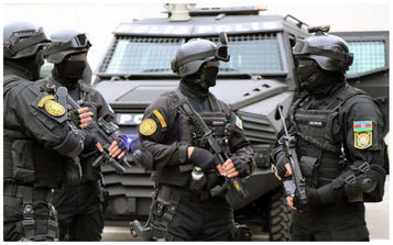 Bakıda polisin əmrinə tabe olmayan şəxslərə atəş açıldı - Yaralanan var
