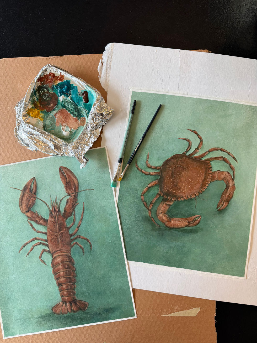 Bright contrasting blue ocean colour and red/brown crab and lobster making a great ocean set 
