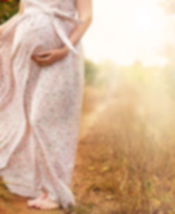 femme enceinte dans la nature
