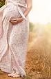 femme enceinte dans la nature