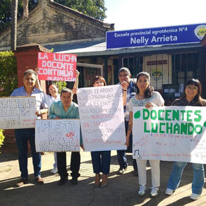 Paro docente. El CEDEMS realizó
un "CARTELAZO" en las escuelas.