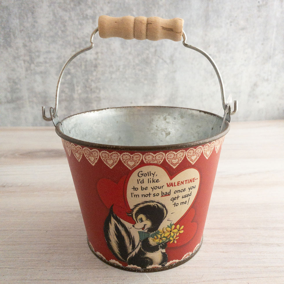 Thumbnail: Small Valentine Bucket