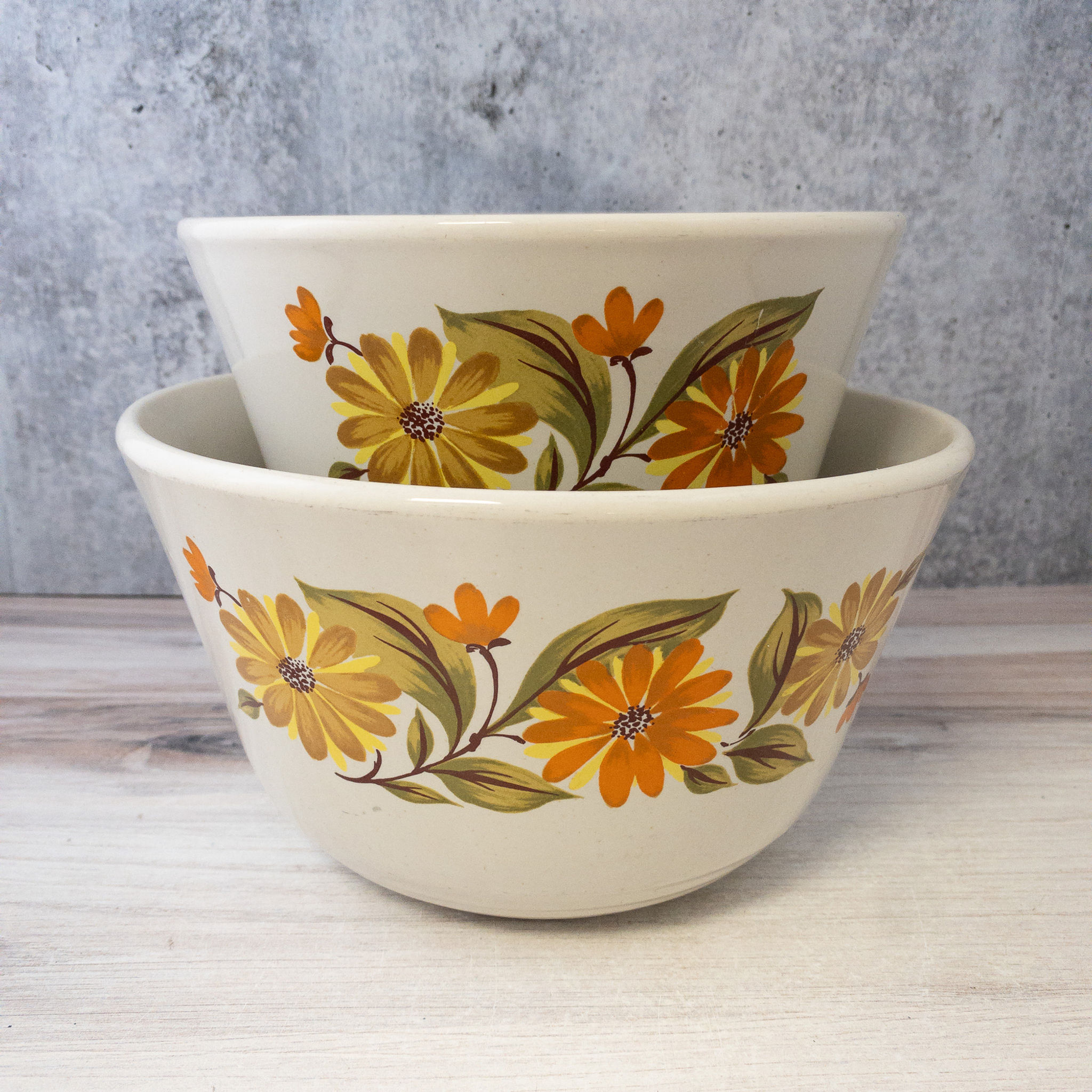 1970s Vintage Sweet Flowers Stoneware Bowl Set