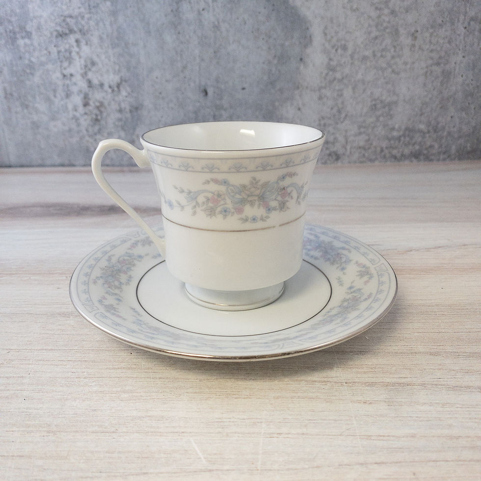 Fairfield Fine China “Yung Shen” – Ribbon & Floral Tea Cup & Saucer