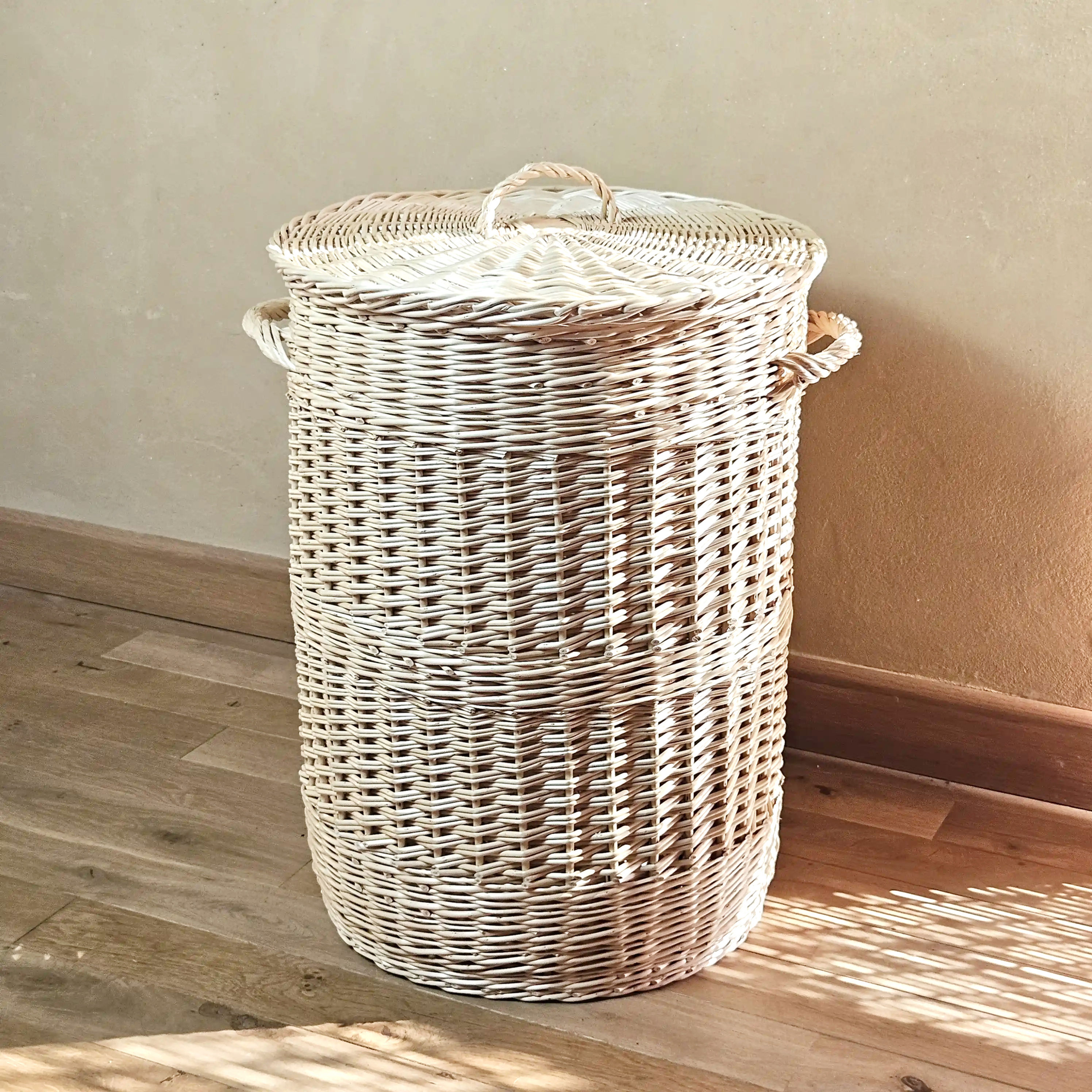 Panier à linge en osier blanc avec couvercle amovible | Chemin Tressant
