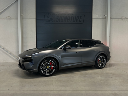 Verfijnde Transformatie: Lotus Eletre R in PWF Matt Dark Charcoal