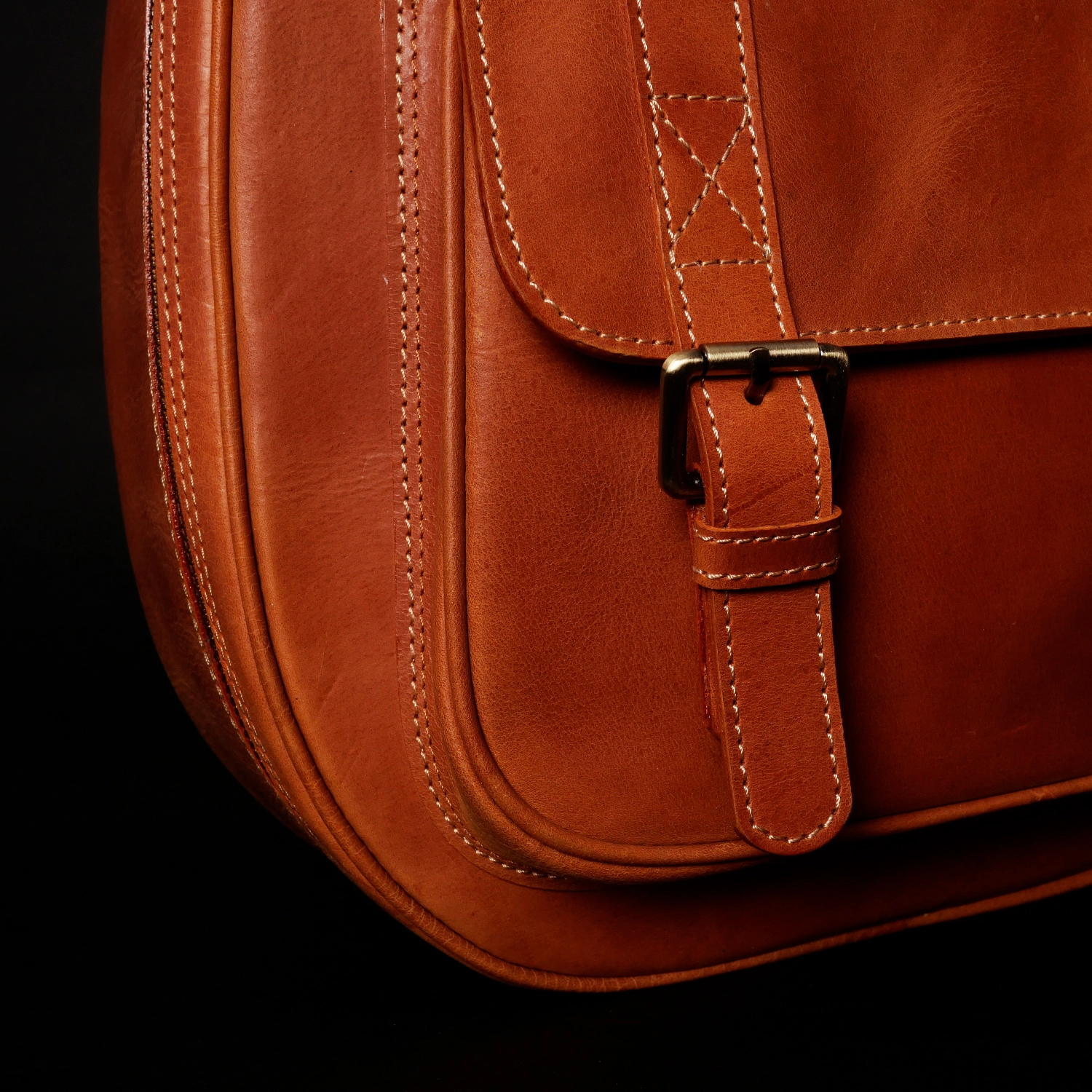 Baritone Leather Bag: The Rebel Ukulele