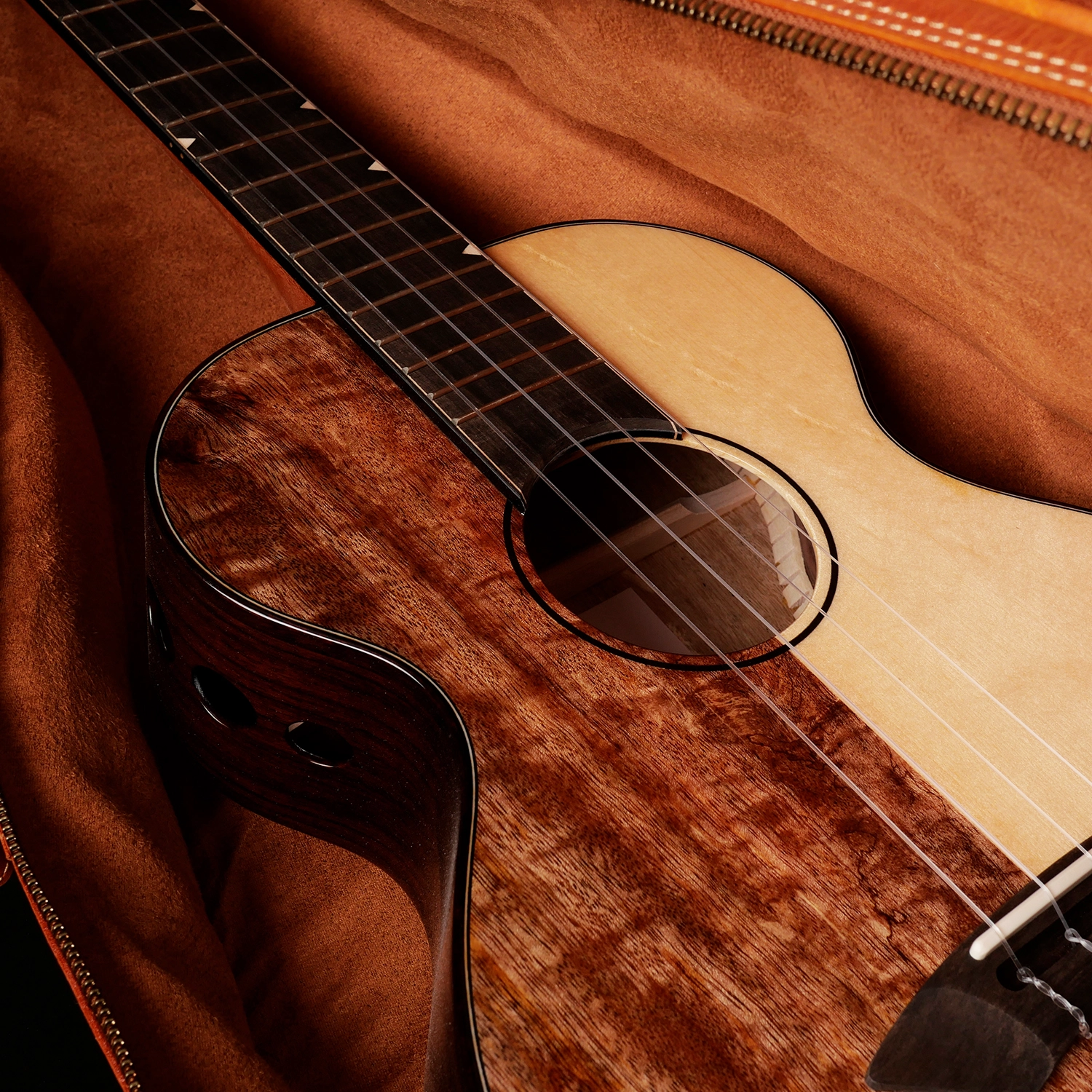 Baritone Leather Bag: The Rebel Ukulele