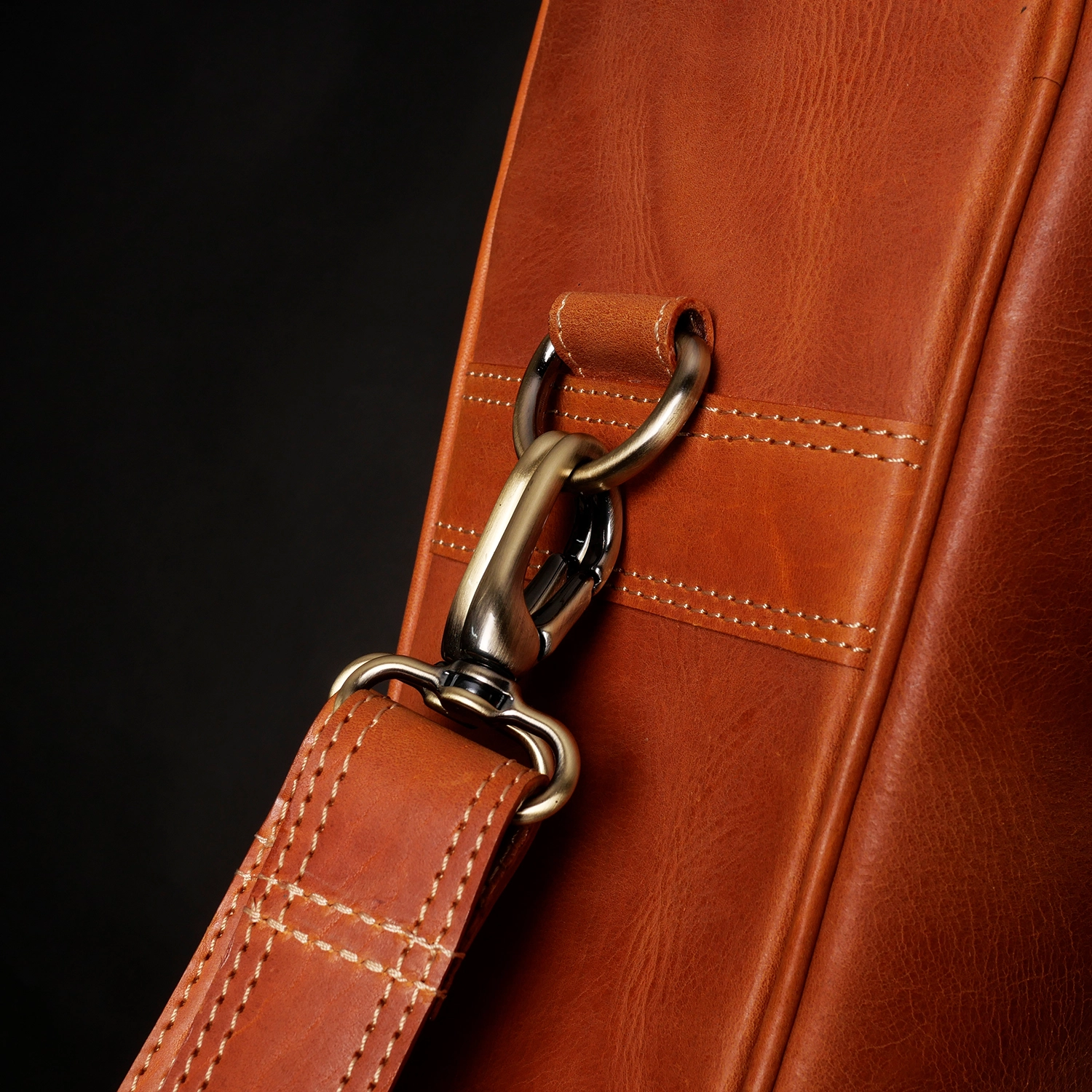 Baritone Leather Bag: The Rebel Ukulele