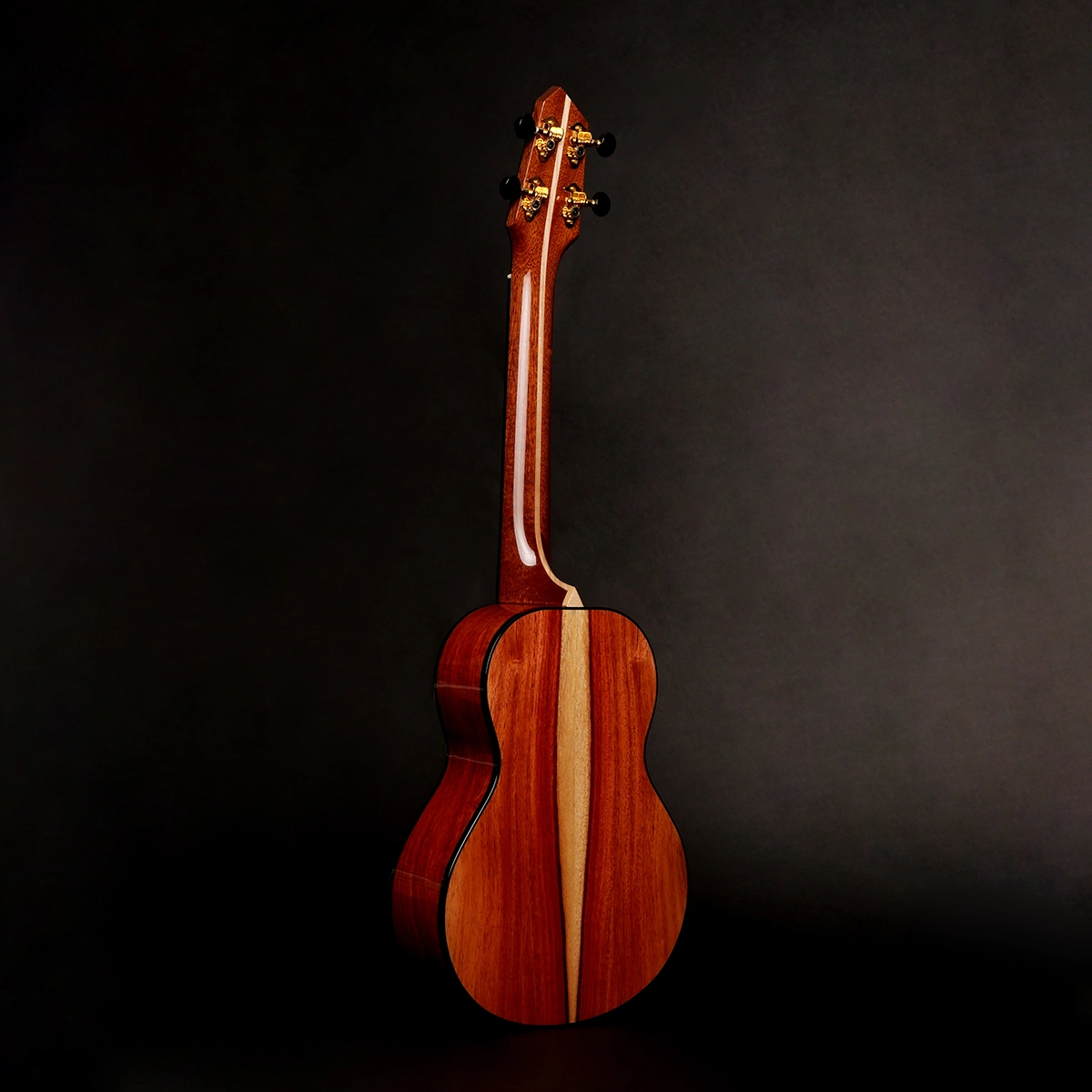 The Rebel Alchemist ukulele (back  Padauk wood)