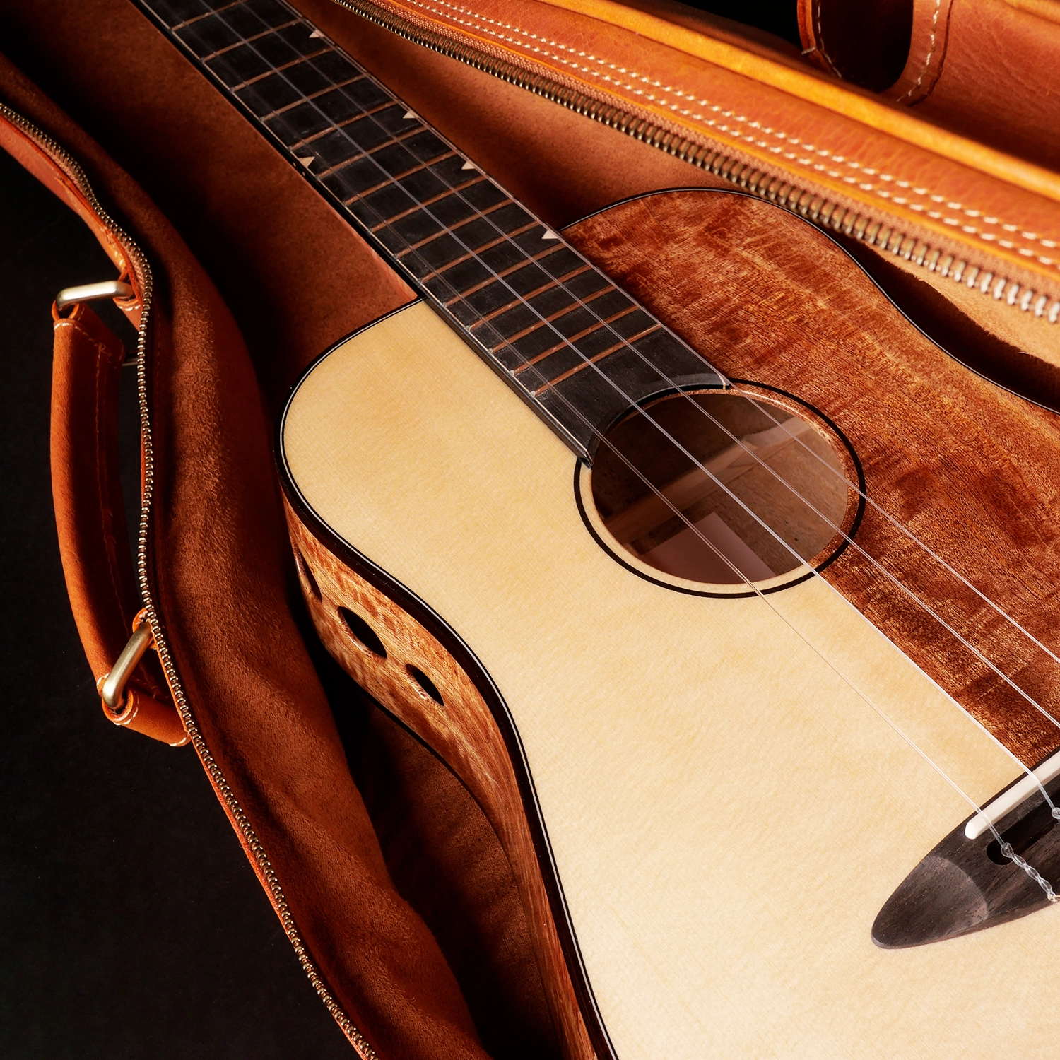 Baritone Leather Bag: The Rebel Ukulele