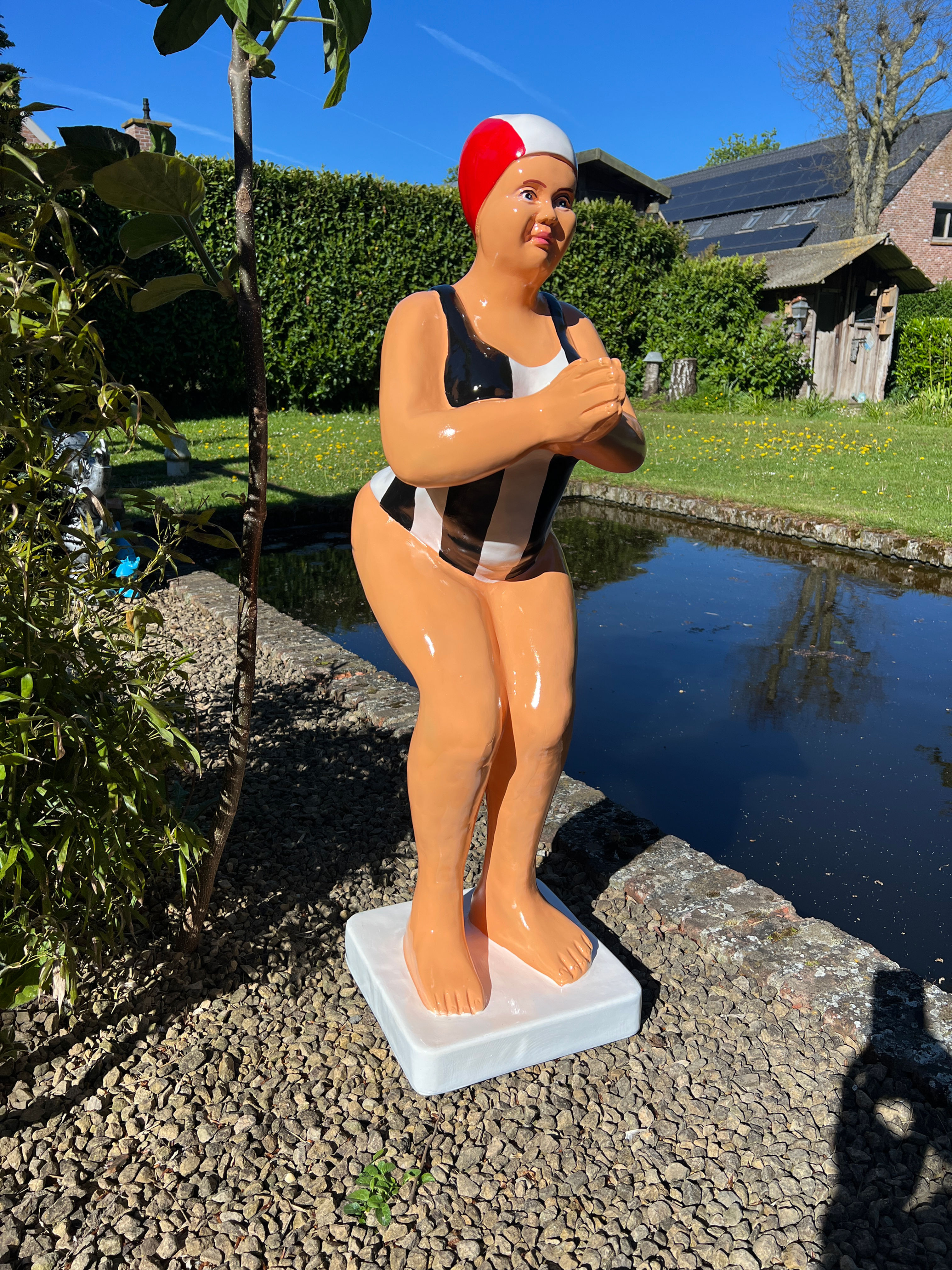 Duikende dame zwart dikke streep verticaal 110 cm