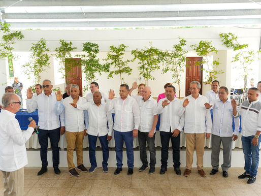 Comerciantes mayoristas de La Vega juramentan nueva directiva periodo 2025 2027