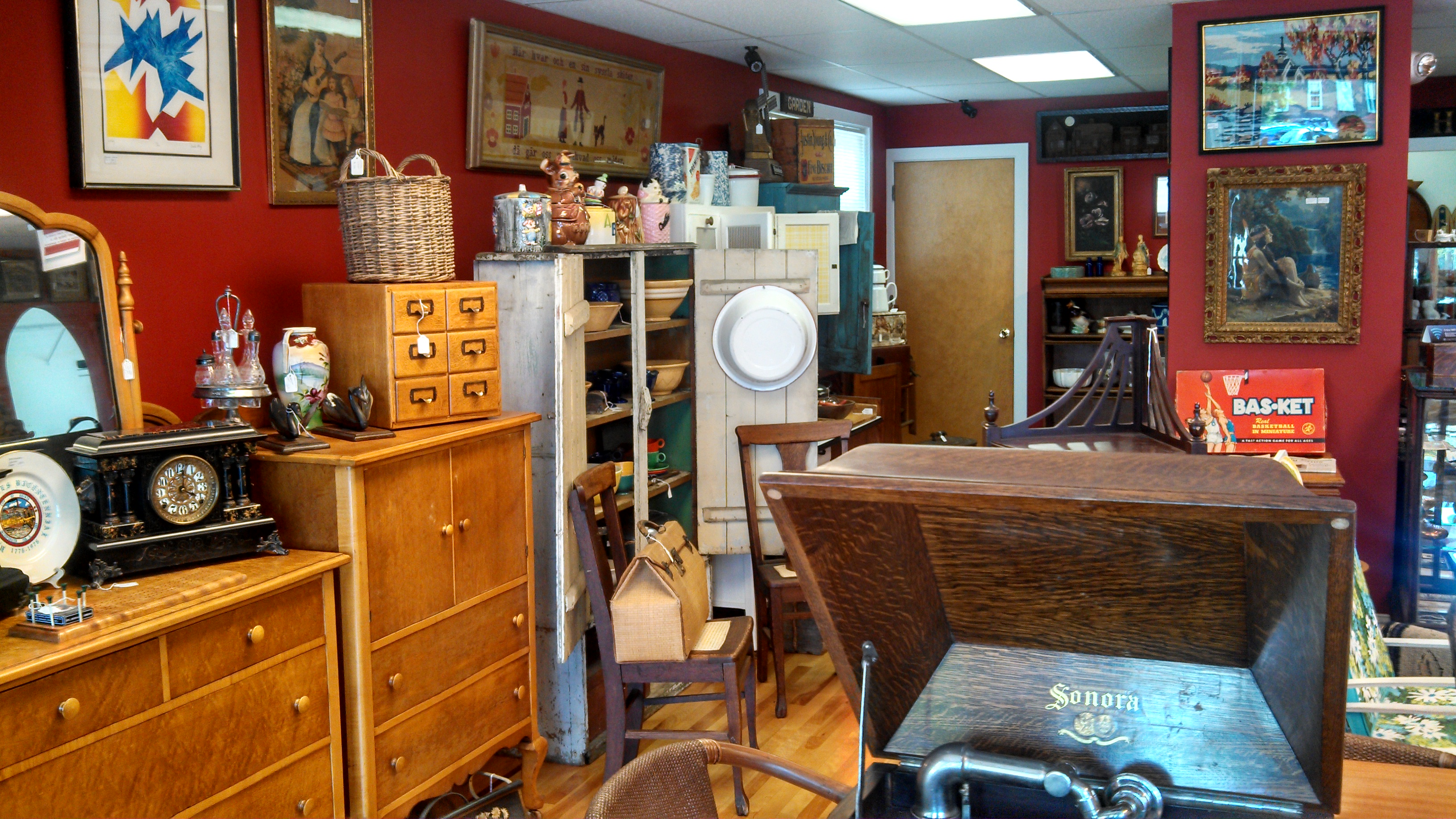 Maine Country Classics Antiques 39 N. Main Street Brewer, Maine