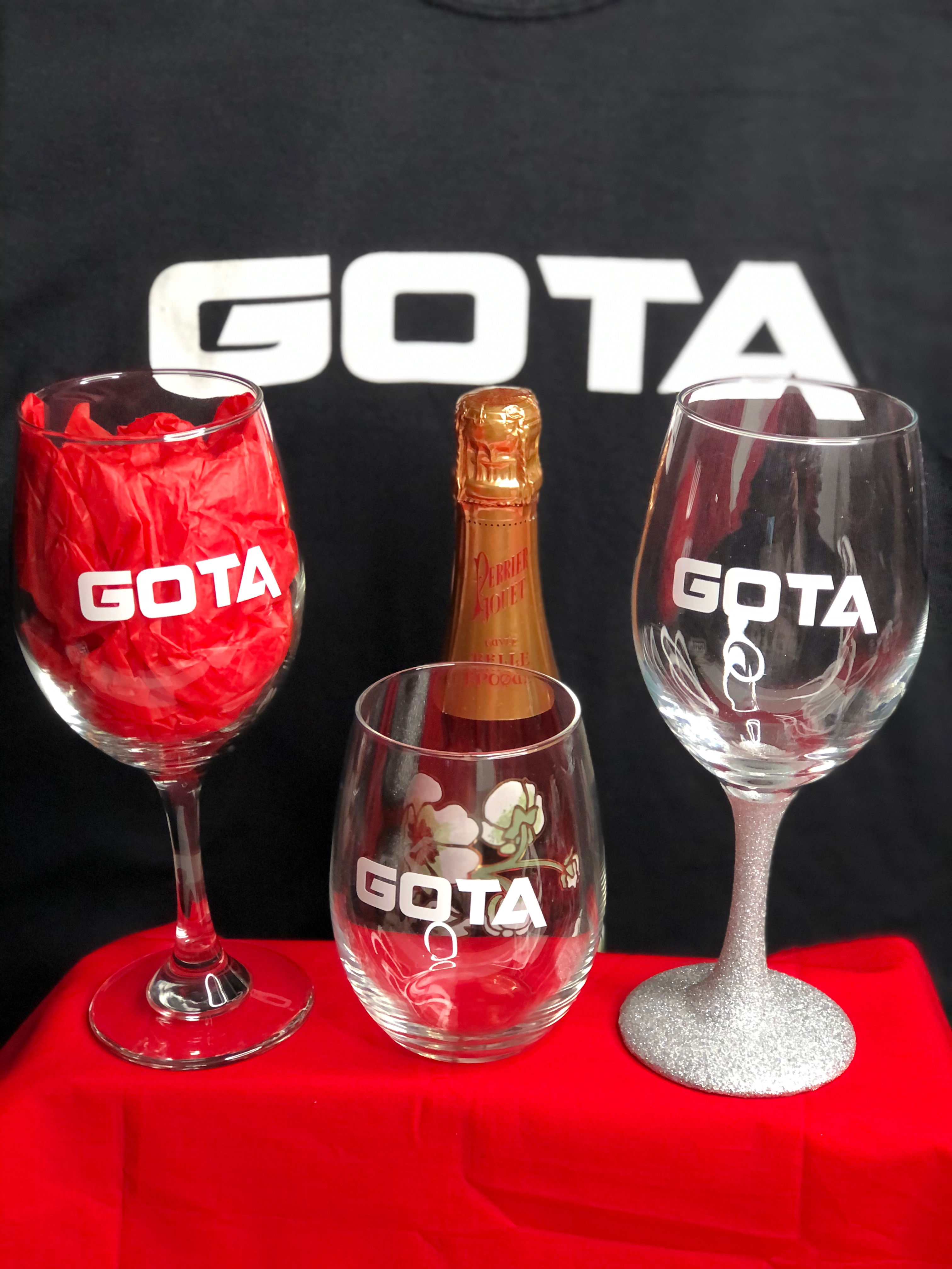 GOTA WINE GLASS (CLEAR STEM)