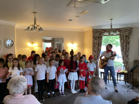 Y3/4 Choir's visit to New Cross Care Home