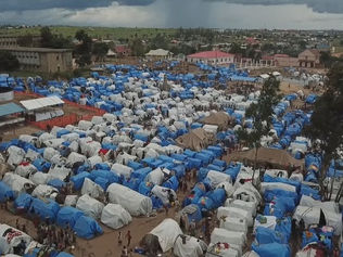 Thousands flee fighting in eastern DR Congo to Uganda