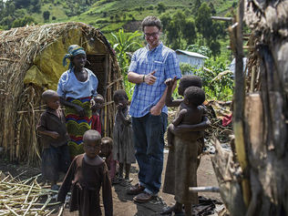 Bodies of 2 U.N. Researchers Are Found in a Shallow Grave in Congo