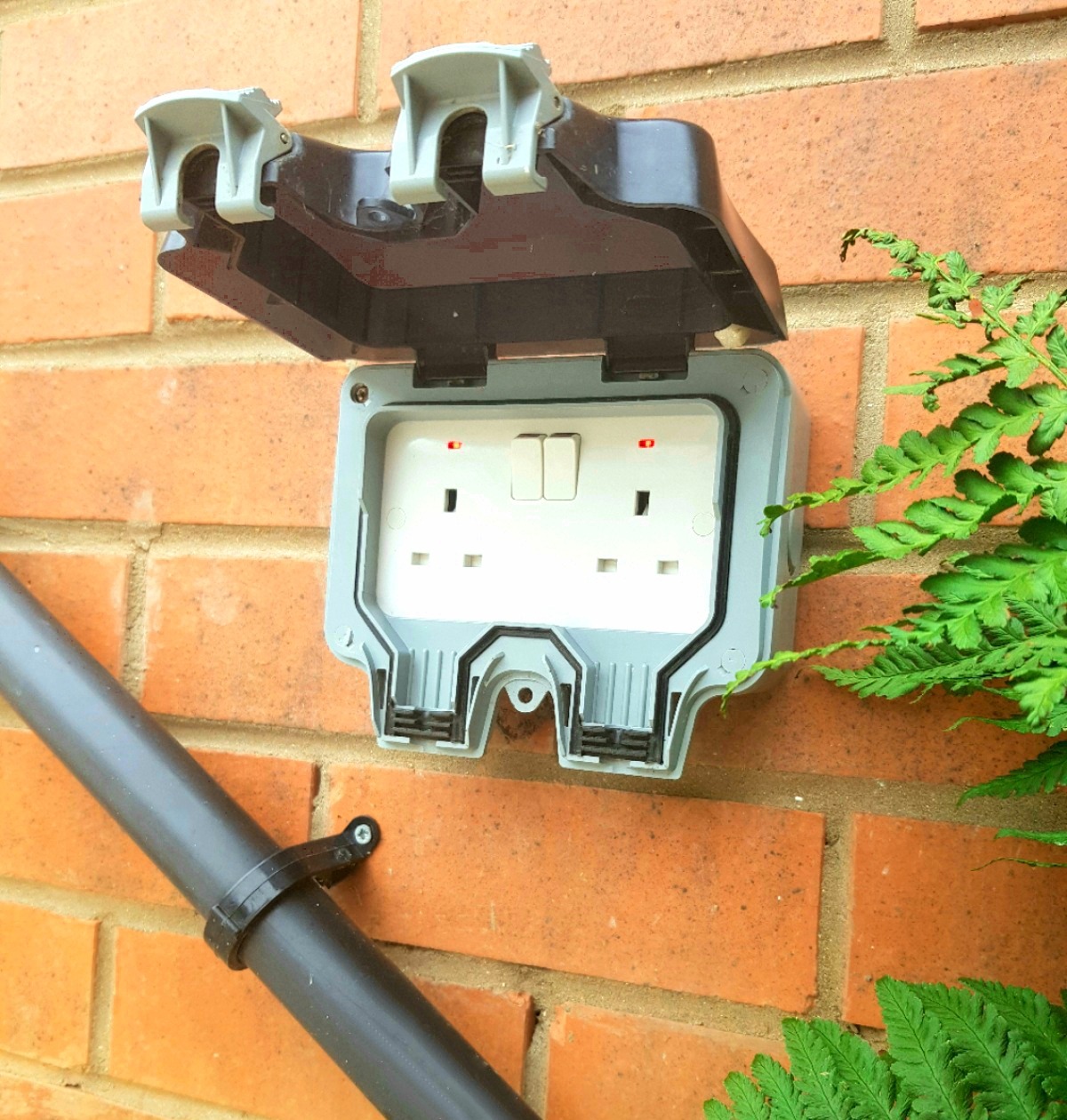 Hull Electrician Outdoor Socket Hull Pow