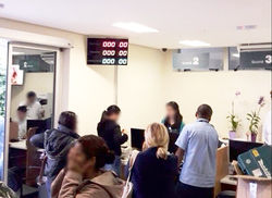 Painel de senhas multilinhas