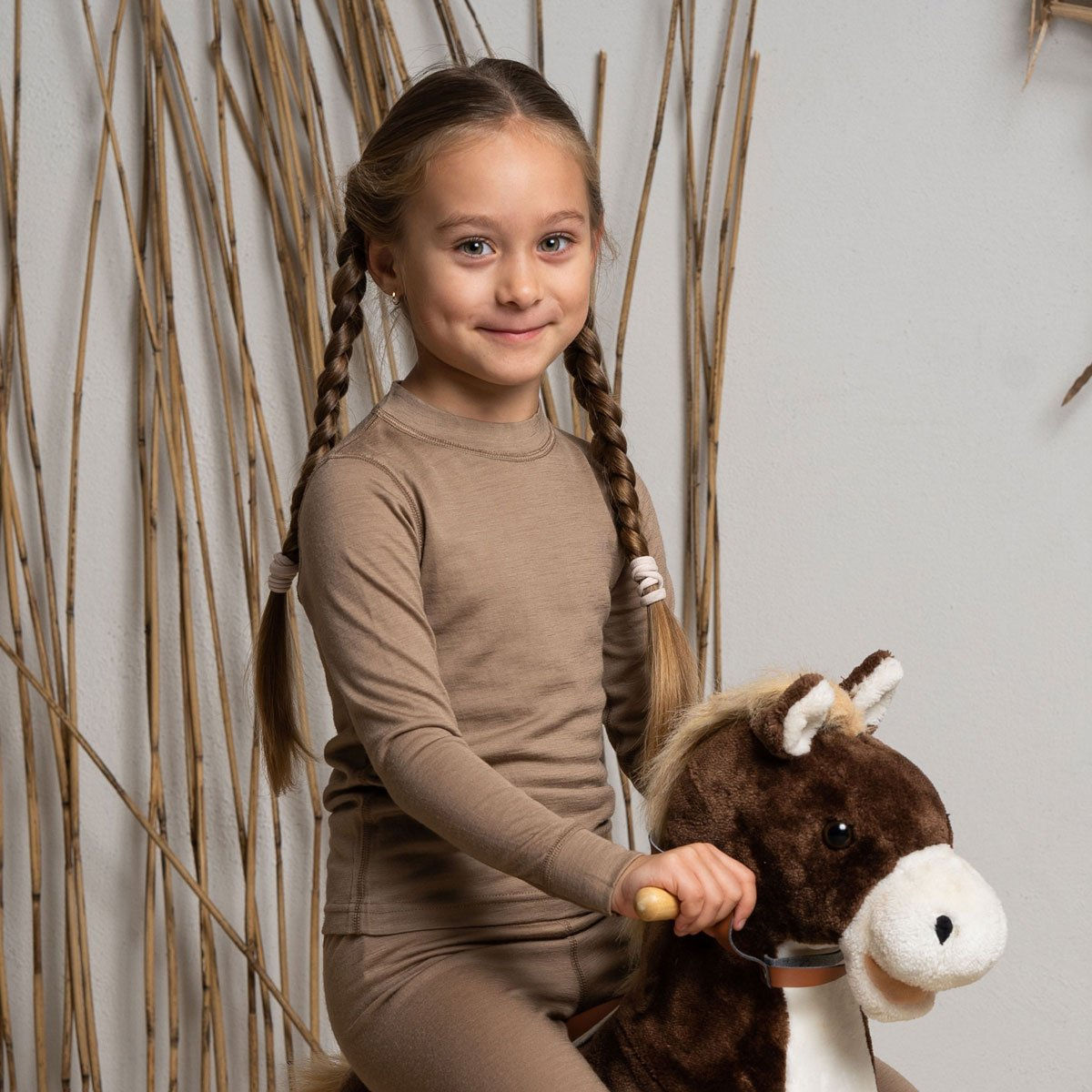 Menique Merino Kids' Long Sleeve Crew in Beige (160 GSM)