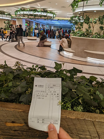 La Maison ensoleille table