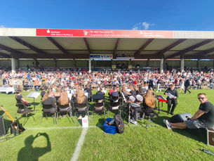 Mitreißender Auftakt: MiniBigBand und BigBand eröffnen German Music Championships