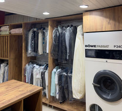 "Temizlikteki Farkı Hissedin!" Her parça kıyafeti özenle işliyoruz, her zaman tam memnuniyet garanti