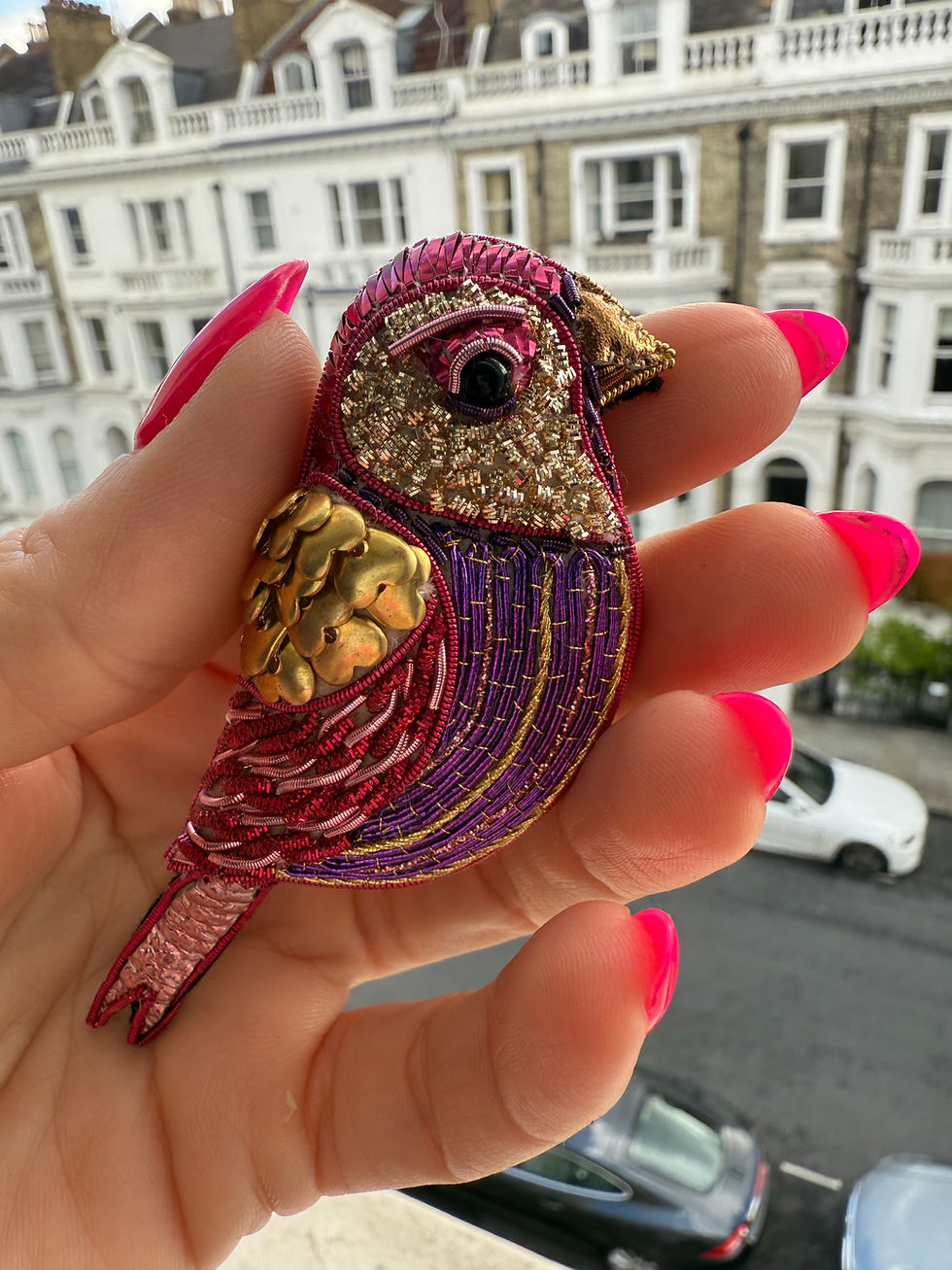 Miniatura: Purple Finch Goldwork Brooch