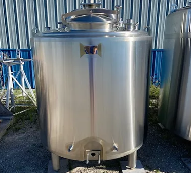How are stainless steel tanks used in industries?