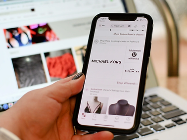 poshmark-app-and-desktop-view-.webp