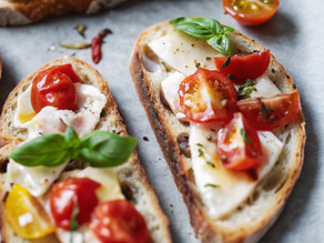 Crostini with Tomato or Cheese