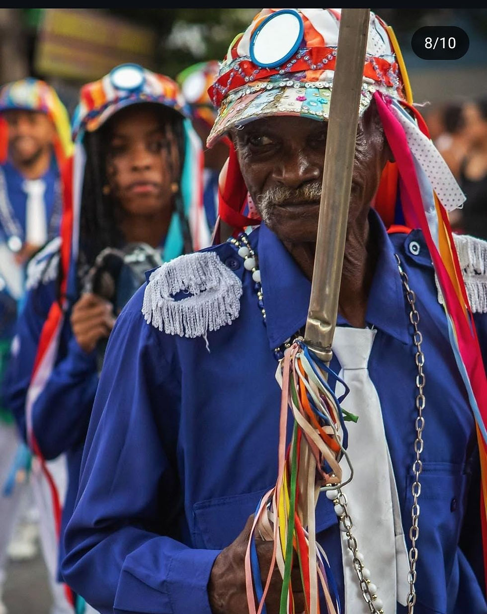 62- Capitão Raimundo Pedro de Oliveira - Homem idoso de pele retinta com bigode branco, us