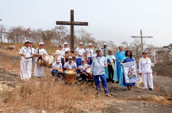36- Irmandade Nossa Senhora do Rosário de Ravena_ Grupo diverso de pessoas negras e pardas