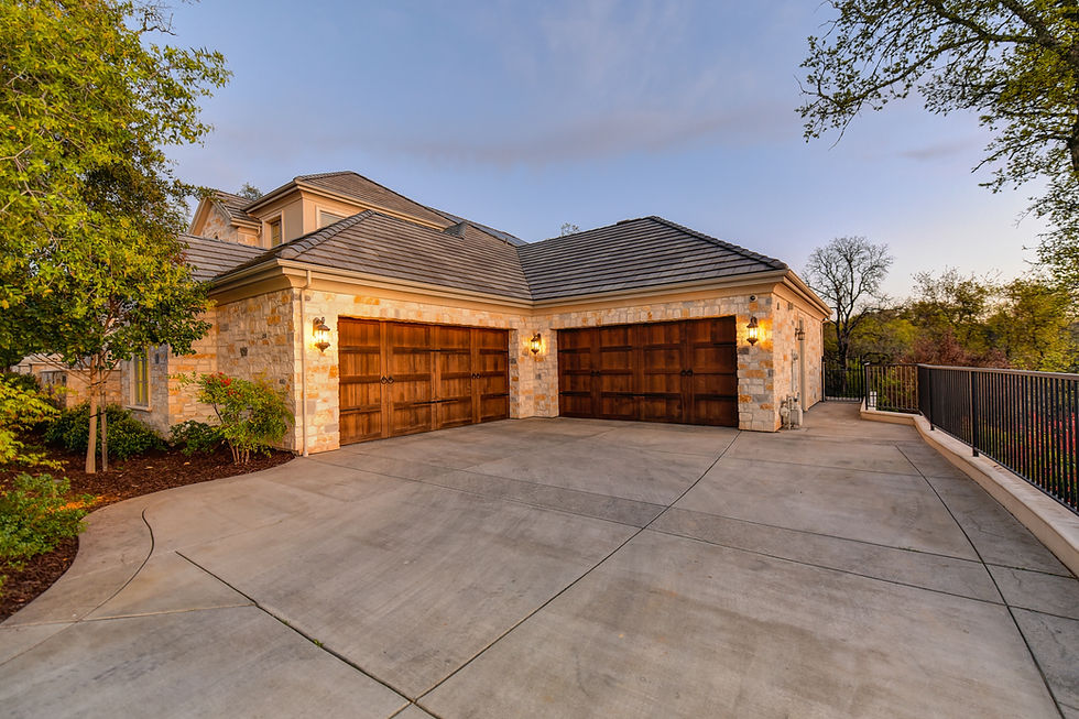 Why More Niagara Homeowners Are Treating Their Driveways Like Outdoor Design Features