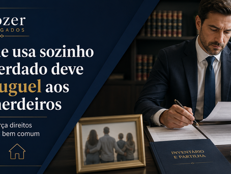 Advogado sucessório analisando documentos de inventário, imóvel herdado, notificação extrajudicial e cobrança de aluguel por uso exclusivo entre herdeiros.