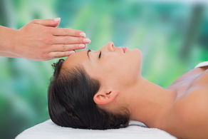 Exploring the Essence of Healing: Reiki Massage vs. Regular Massage