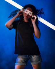 Photographe portrait Sion Valais, photo artistique Valais, studio F2.8, shooting créatif Suisse, portrait glamour Sion, photo élégante Valais, séance photo individuelle Sion, portrait mode Suisse, portrait studio artistique, shooting professionnel Sion Valais, ArtVisionPhotoCH