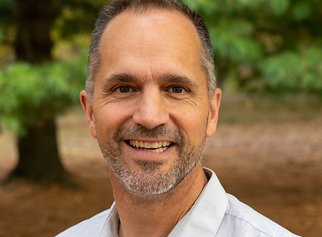 Daren profile5DIV7823_edited.jpg