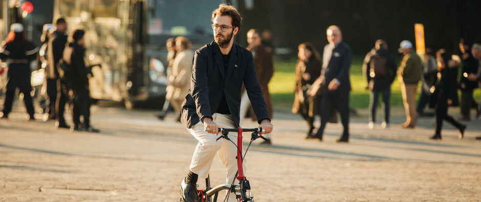 In bici col blazer