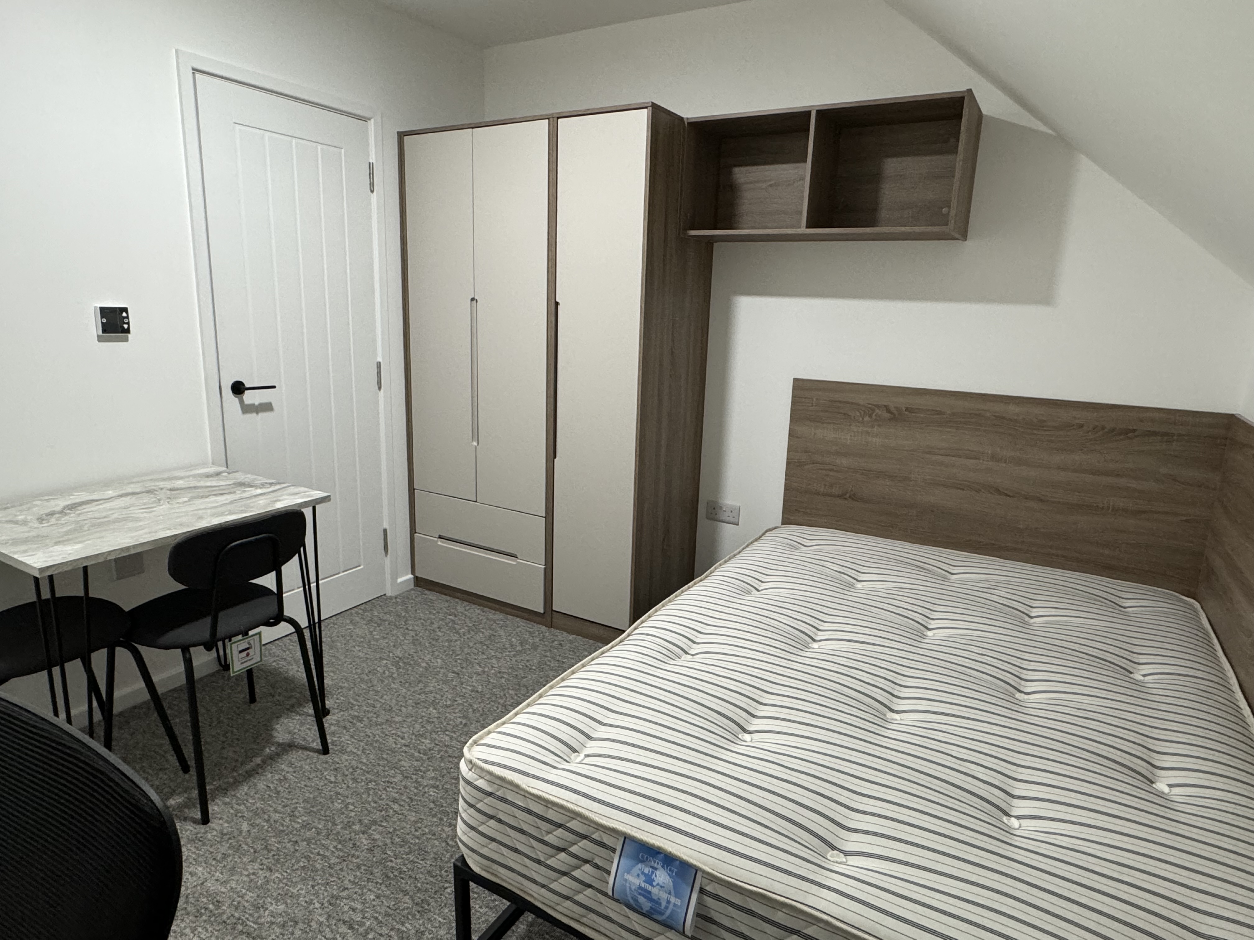 The Willows Flat 8