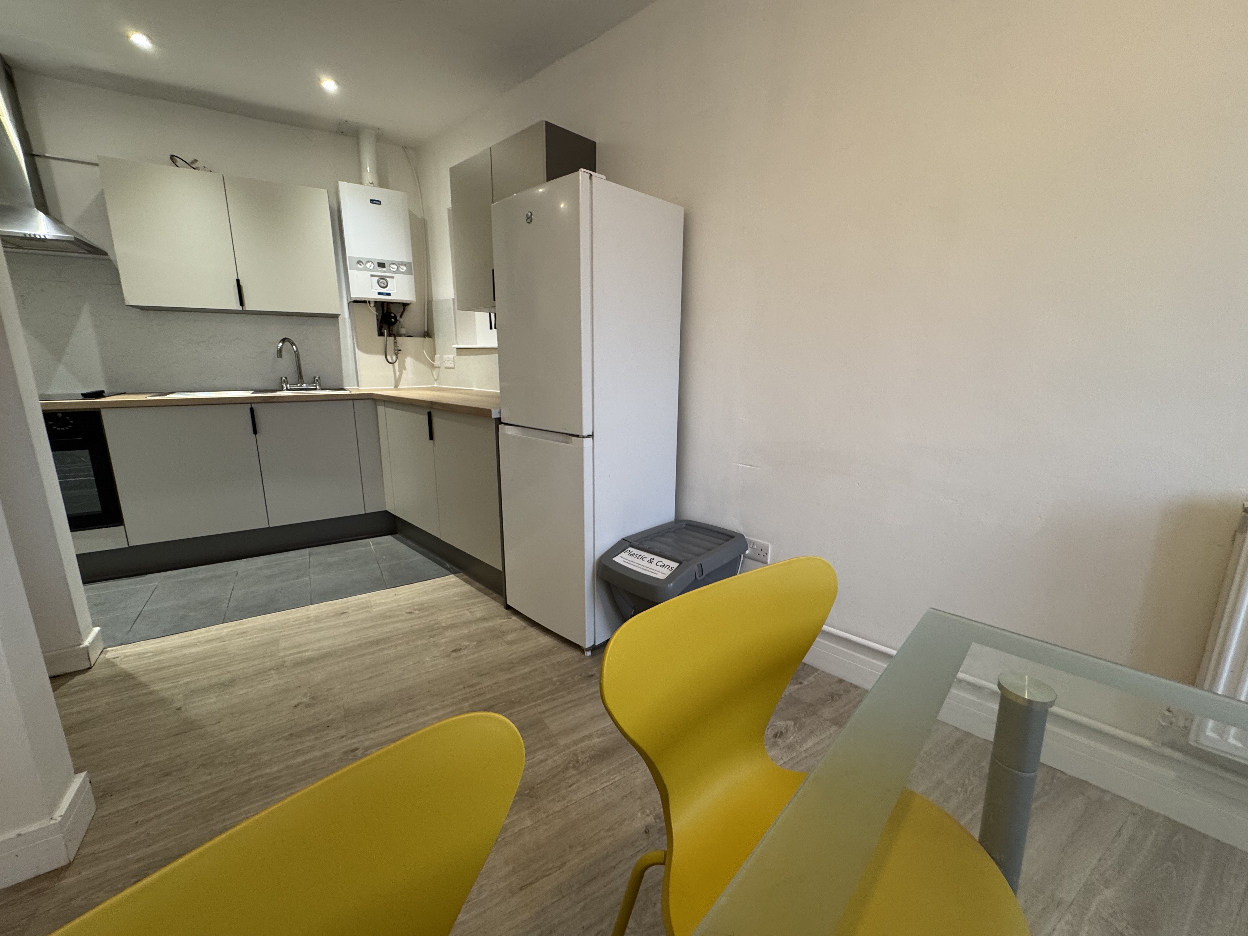 Trem Yr Aifft Flat 5