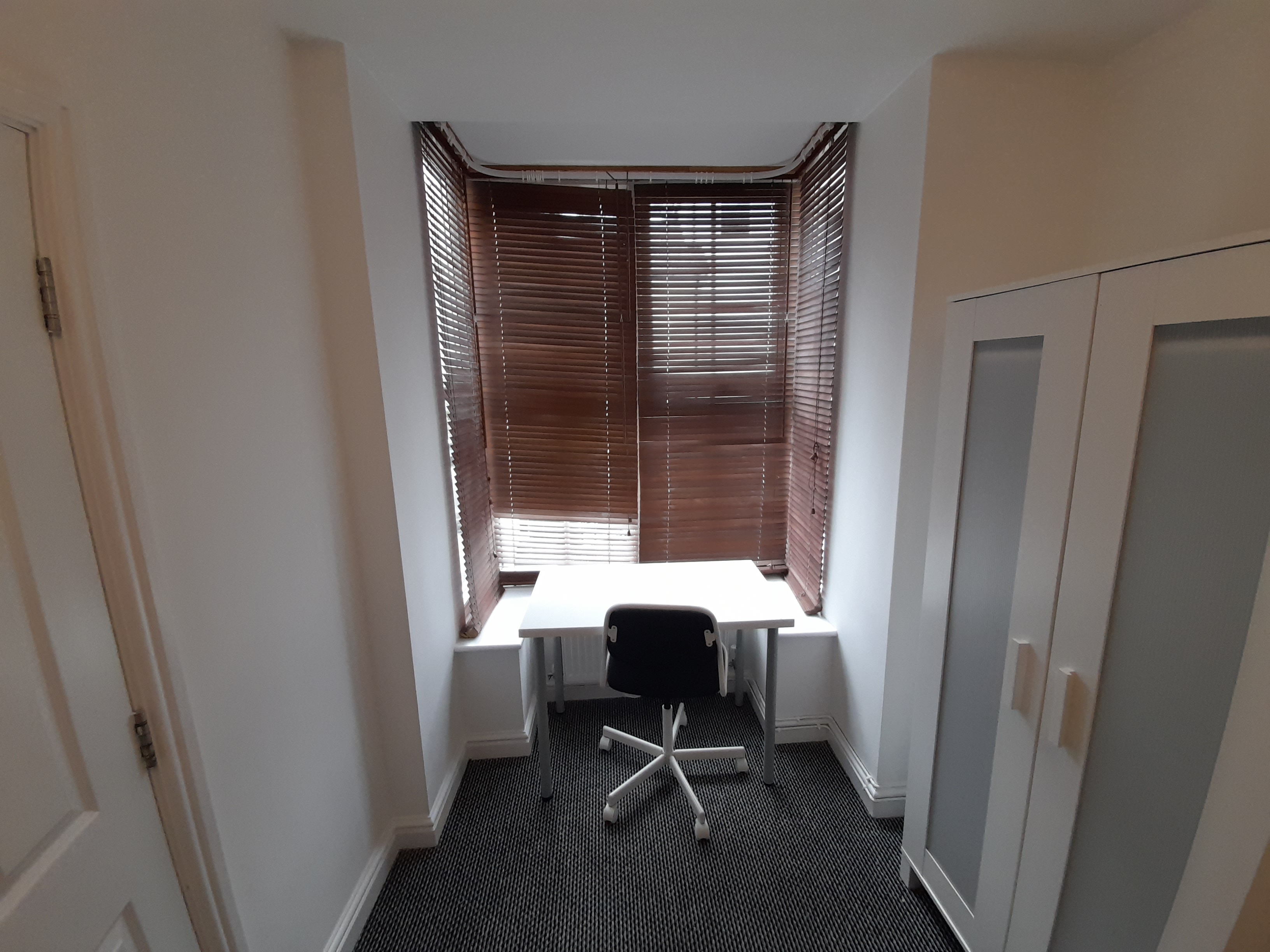 23 Garth Road — photo 3