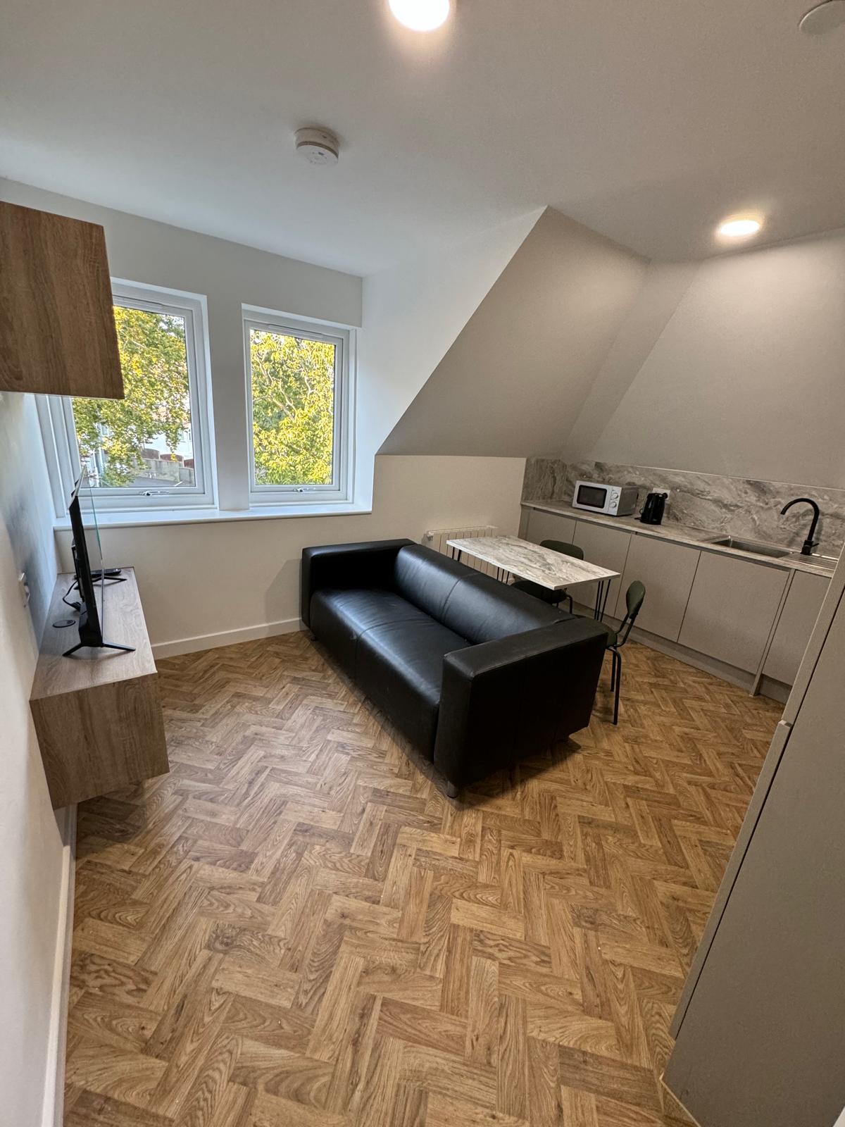 The Willows Flat 7  — photo 2
