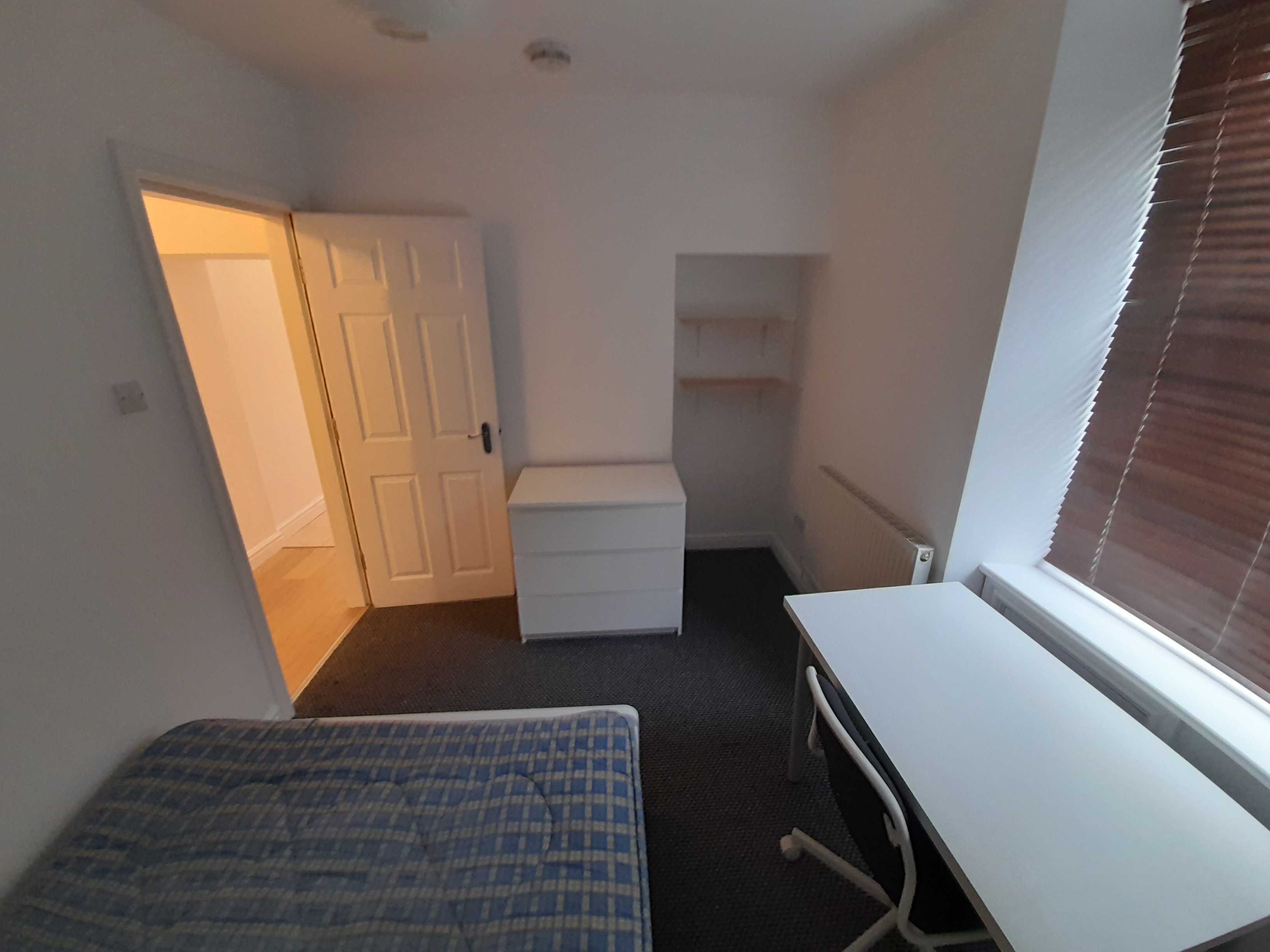 23 Garth Road — photo 6