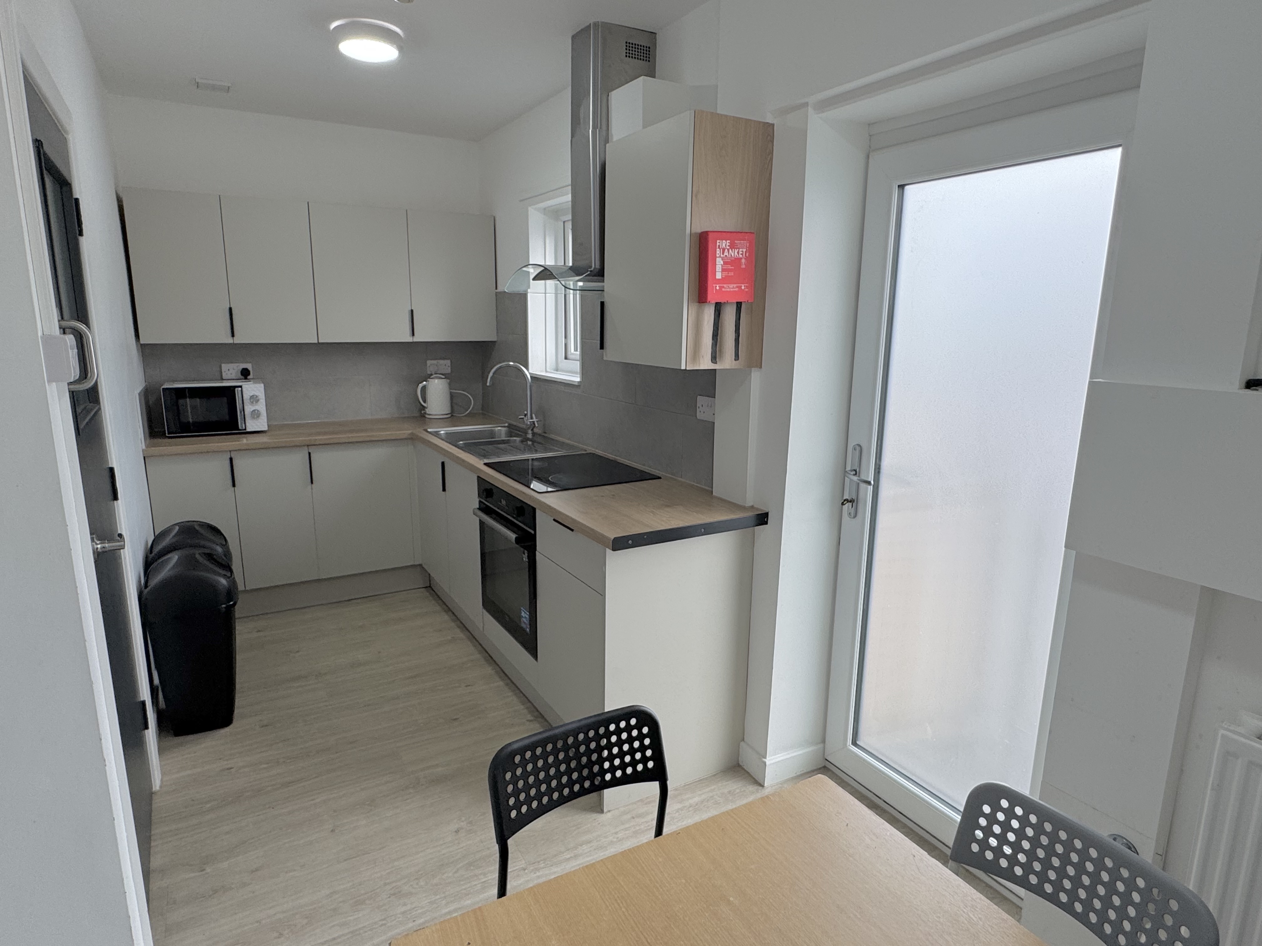 Trem Yr Aifft Flat 10