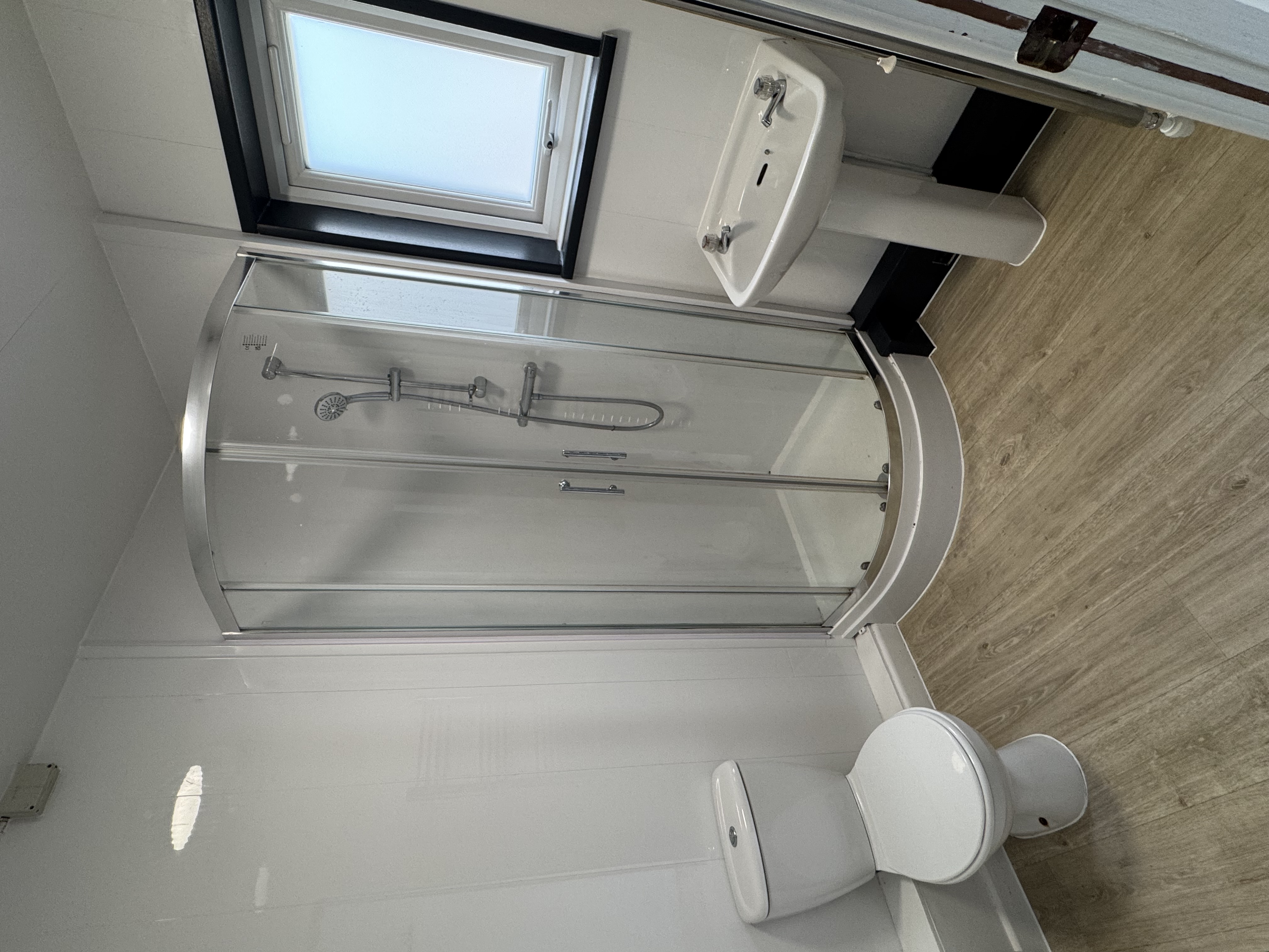 Trem Yr Aifft Flat 10  — photo 24