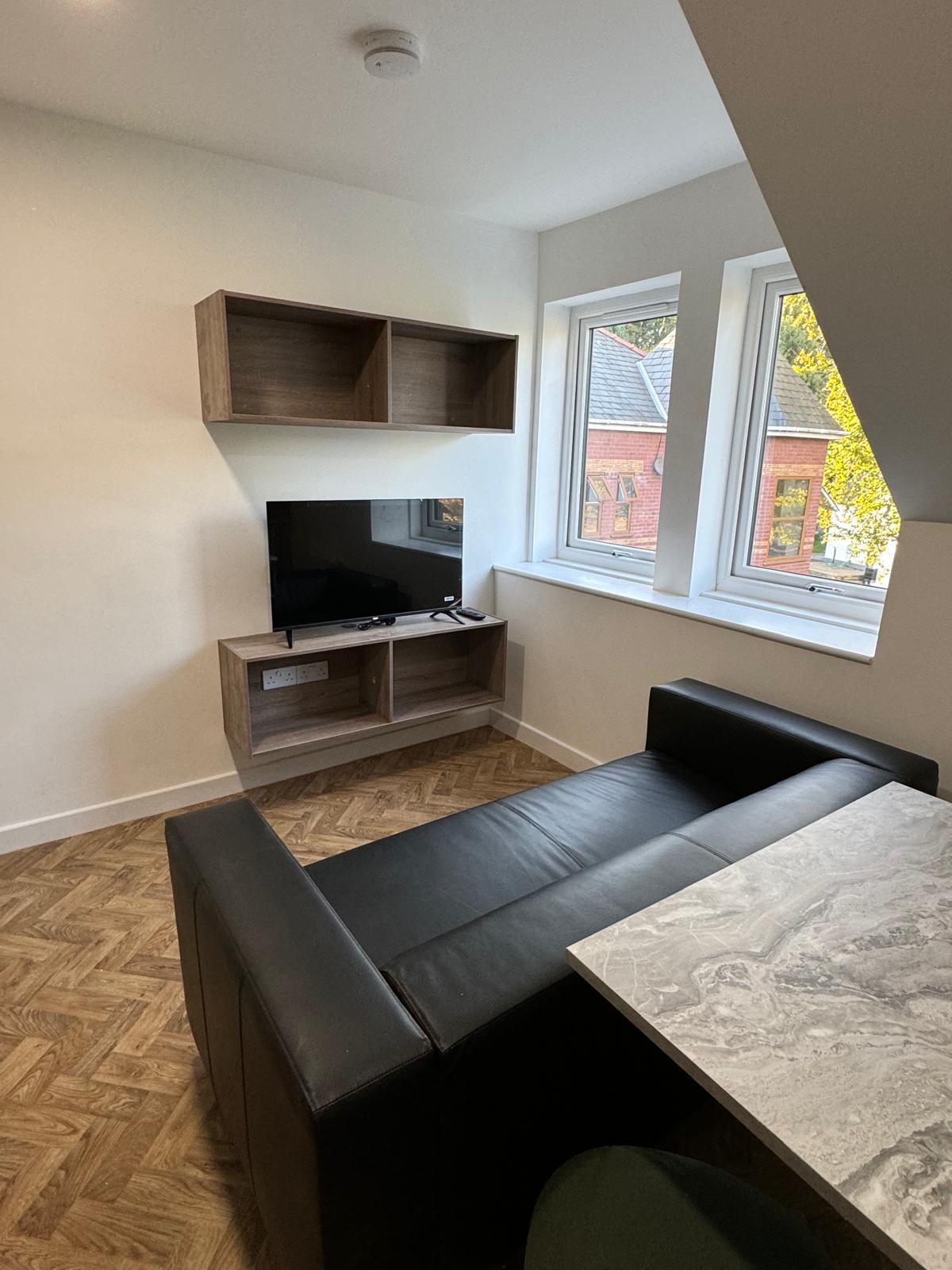 The Willows Flat 7  — photo 3