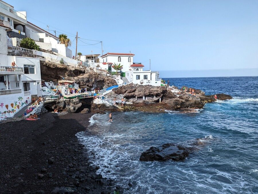 Bocacangrejo-el-pueblo-de-los-corazones-en-Tenerife.jpg
